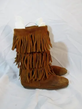 Womens MINNETONKA Tiered Suede Fringe Boot Moccasin Hippy BROWN 8